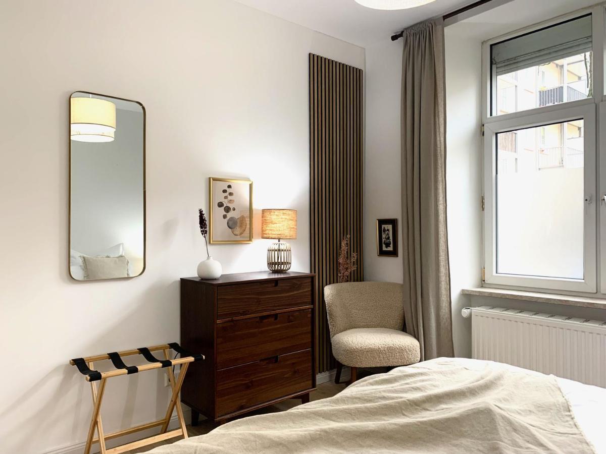 Cosy, Spacious, And Central Berlino Esterno foto